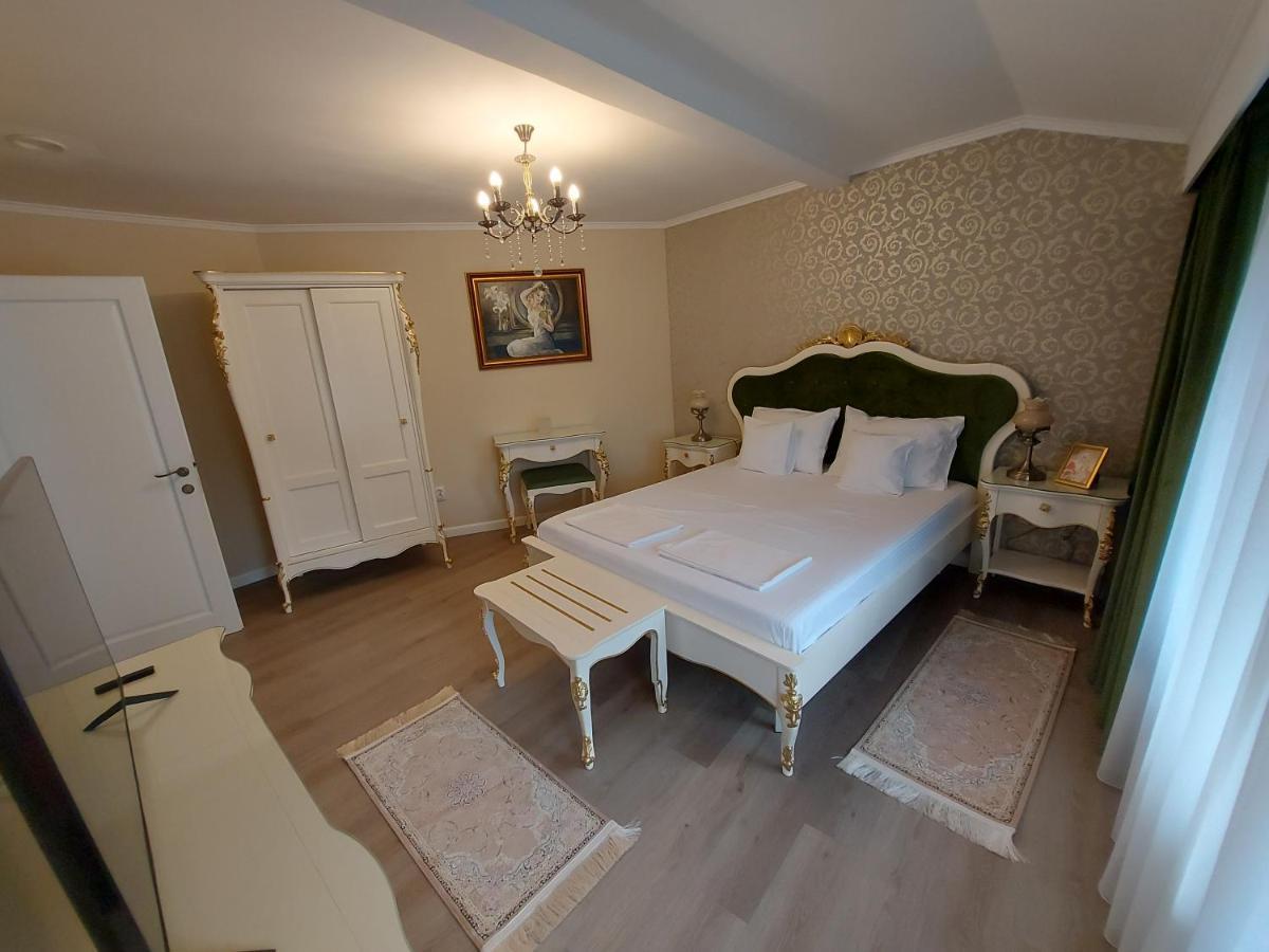 Conacul Poetilor Hotel Guraró Kültér fotó