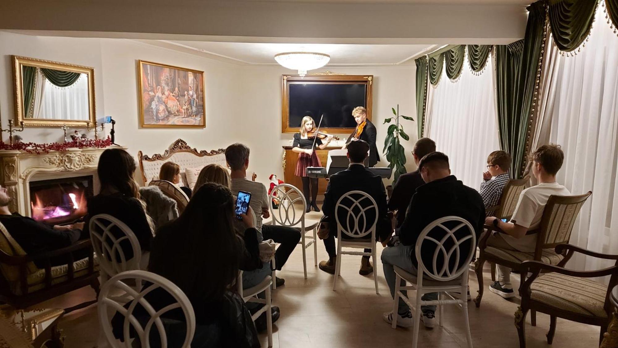 Conacul Poetilor Hotel Guraró Kültér fotó