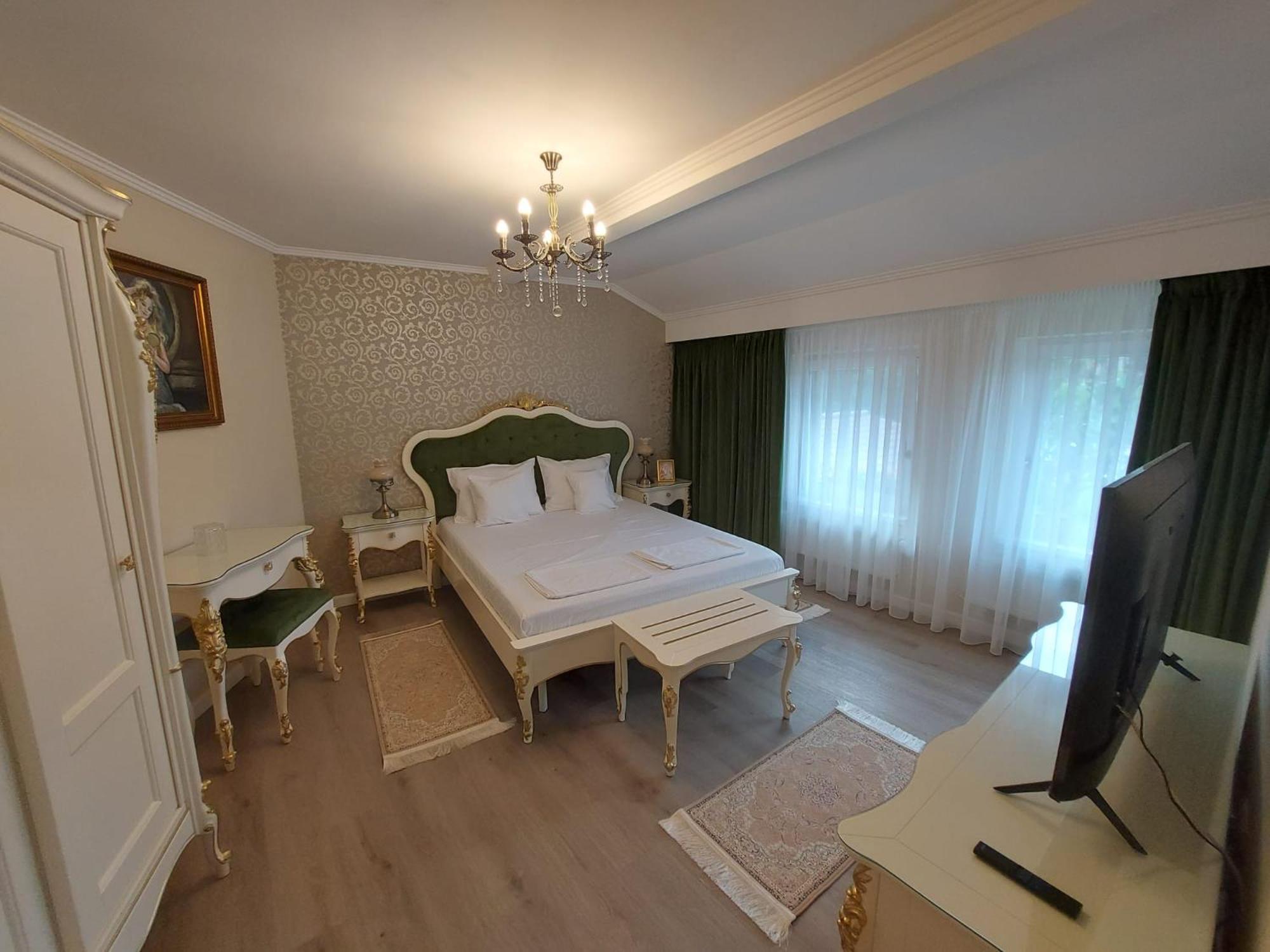 Conacul Poetilor Hotel Guraró Kültér fotó